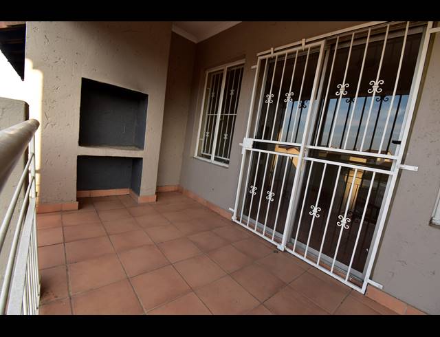 3 BEDROOM TOWNHOUSE FOR SALE IN NOORDHANG
